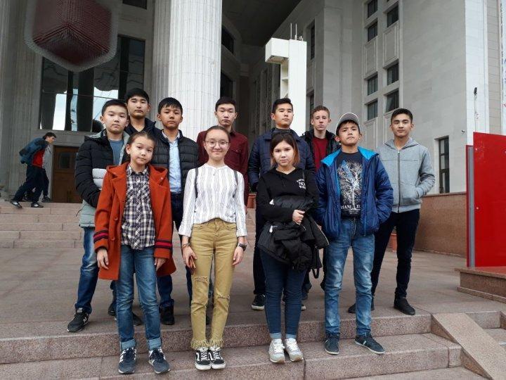Күзгі каникул күндерінде мектебіміздің озат оқушылары мен әртүрлі байқаулар мен жарыстардың жеңімпаздары «Көшбасшы жолы» бағдарламасы бойынша Елбасымыздың туған өлкесі мен Алматы қаласына саяхатқа барды
