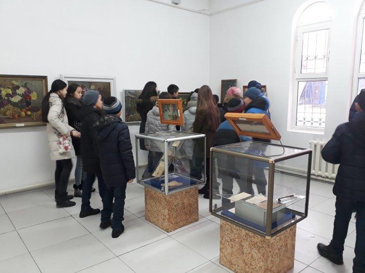 6-8-сынып оқушыларына облыстық өлкетану мұражайына экскурсия ұйымдастырылды.