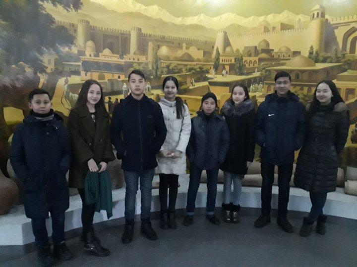 6-8-сынып оқушыларына облыстық өлкетану мұражайына экскурсия ұйымдастырылды.